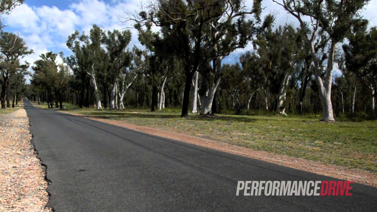 2014 Toyota LandCruiser Sahara V8 0-100km/h & engine sound