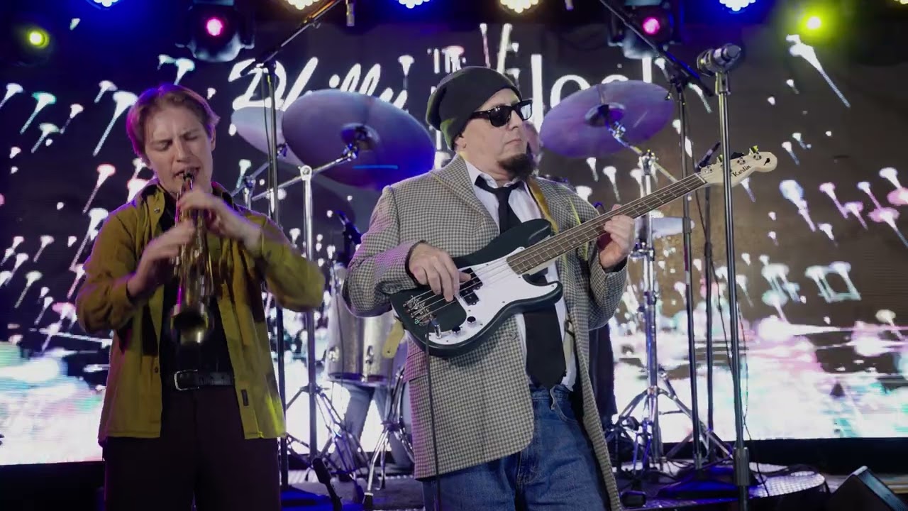 Philly Joel Band Swings hard!