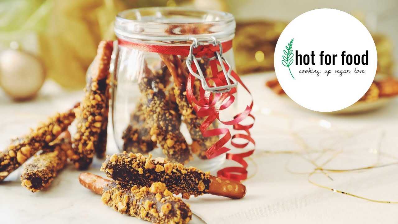 vegan golden chocolate caramel pretzel rods (edible xmas gift series) | hot for food