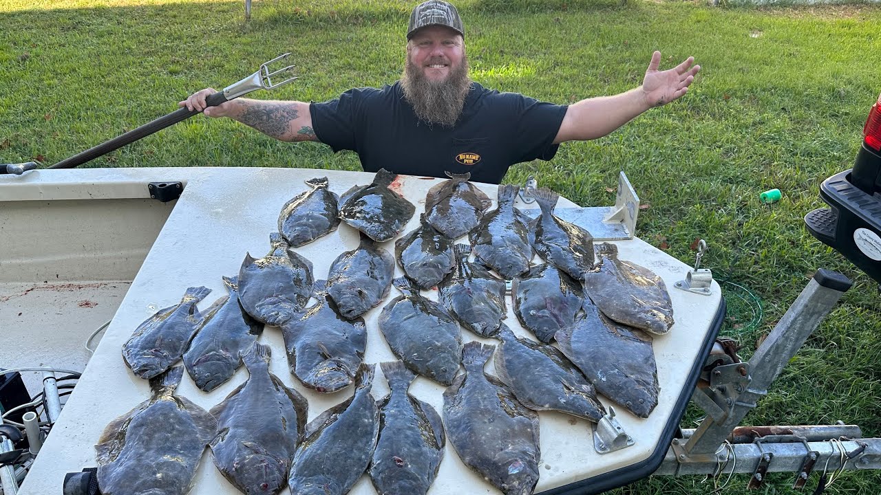 Epic nighttime Flounder GIGGING! Commercial Trip! (Catch, Clean, Cook)