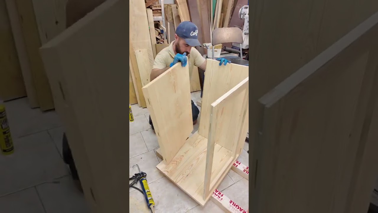 Cantonale, un mobile da mettere all'angolo! #woodworking #woodscraft #wood