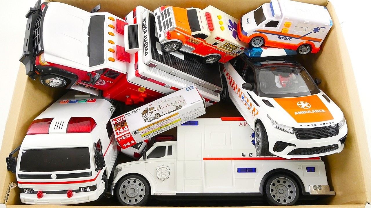 救急車のミニカーが走る！緊急車両坂道下り疾走☆A miniature ambulance car runs! Emergency vehicle speeds downhill ☆
