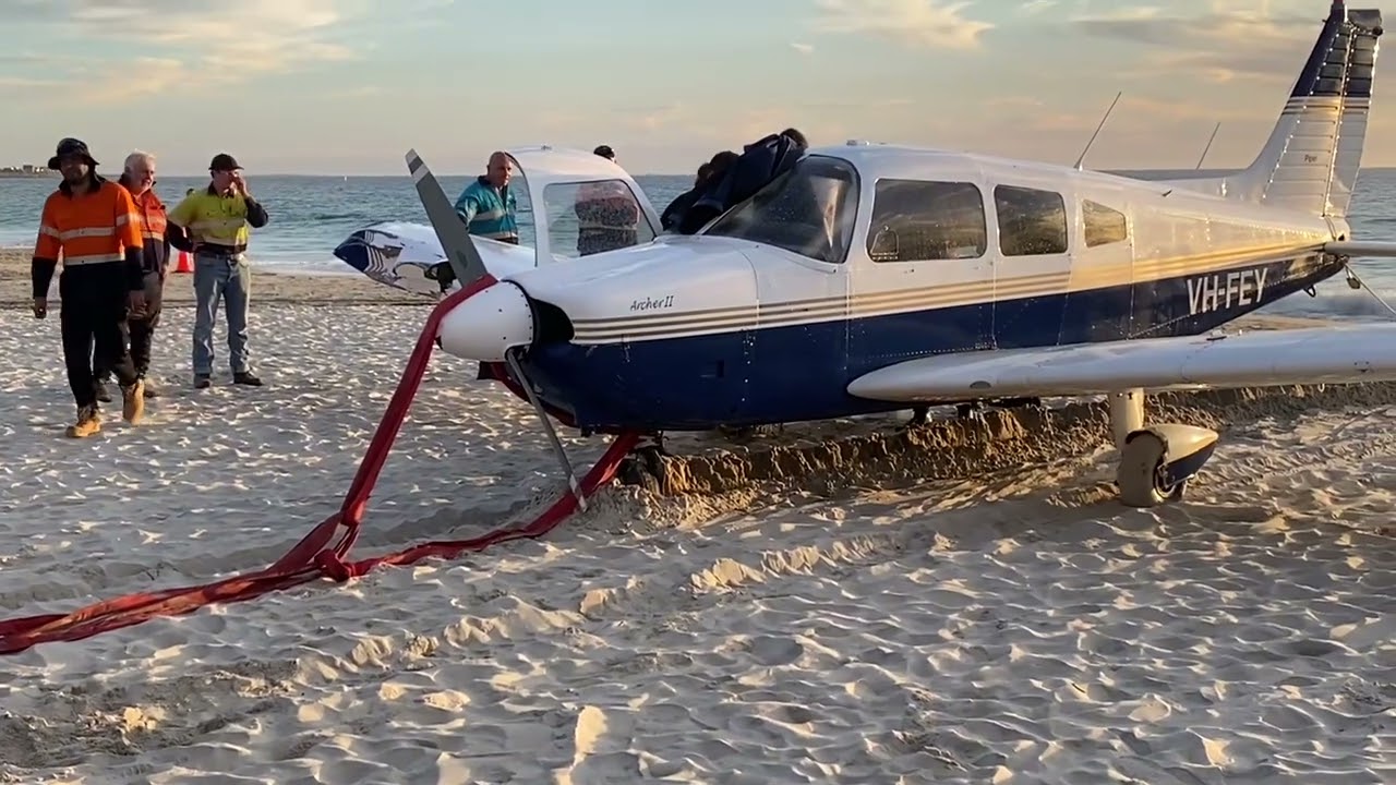 Plane crash into the ocean and salvage. Leighton Beach Perth WA.