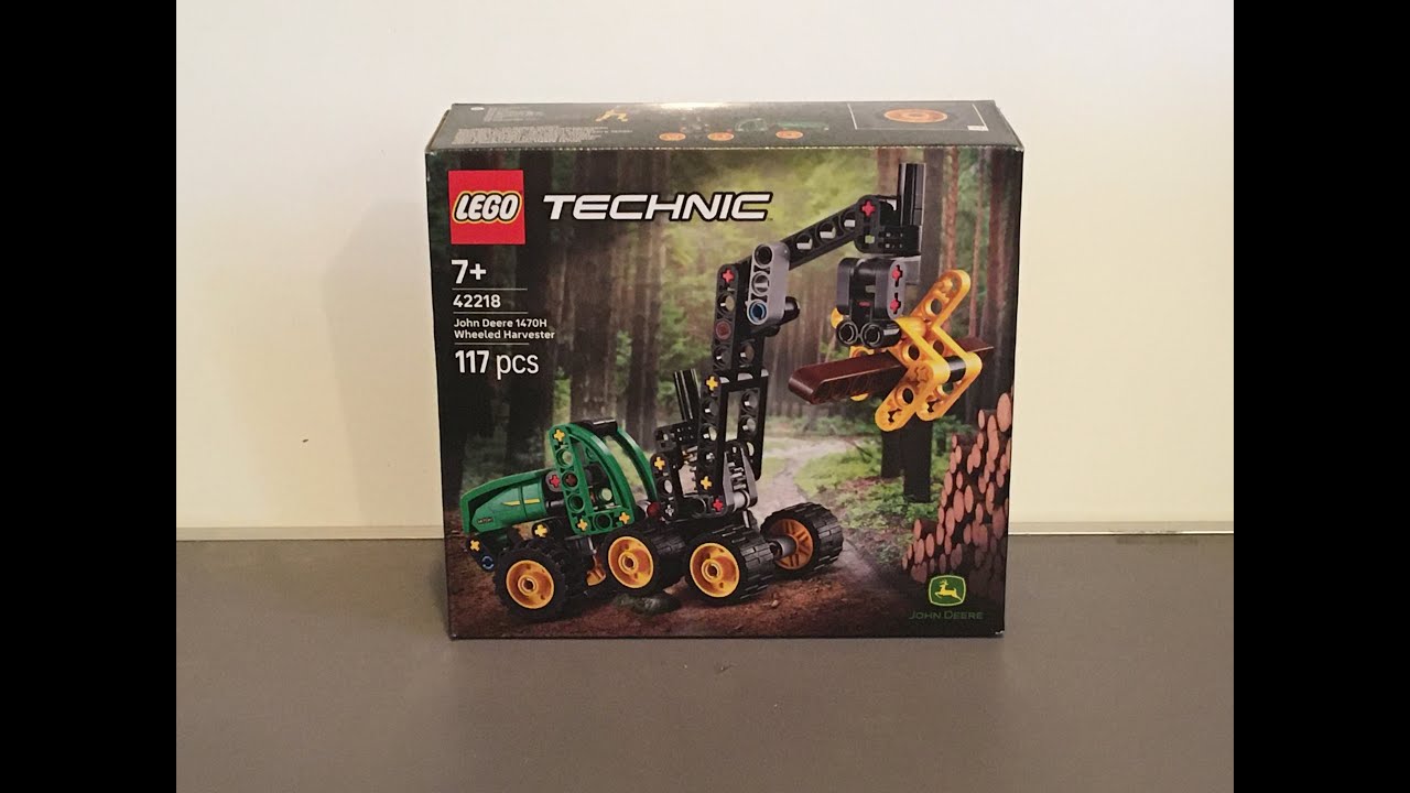 Opening the Lego Technic John Deere 1470H Wheeled Harvester 2026 set 42218!