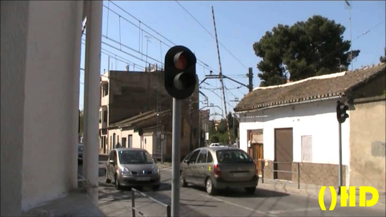 FGV/Metrovalencia-Paso a nivel de Godella