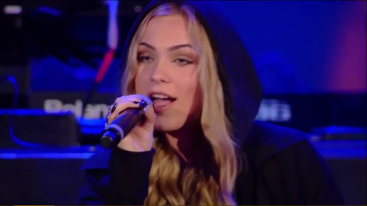 Alan Walker Faded LIVE Wind Music Awards 2016