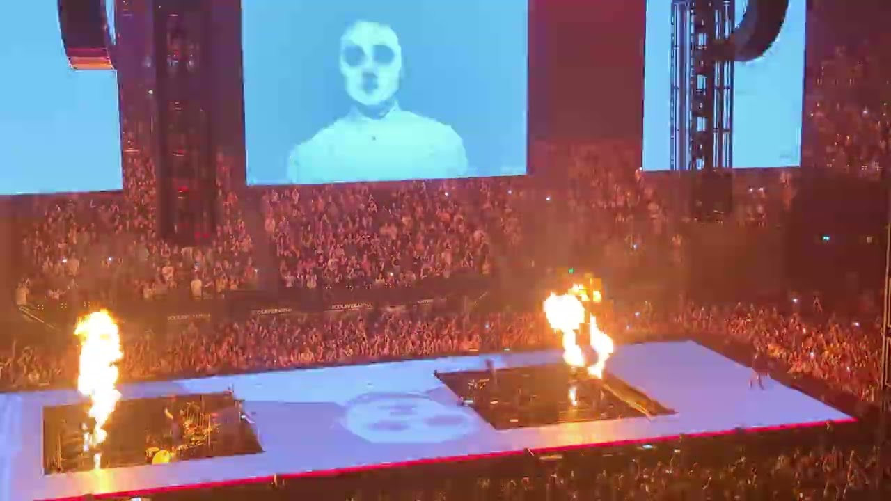 Billie Eilish - bury a friend (Live 2025 Melbourne)