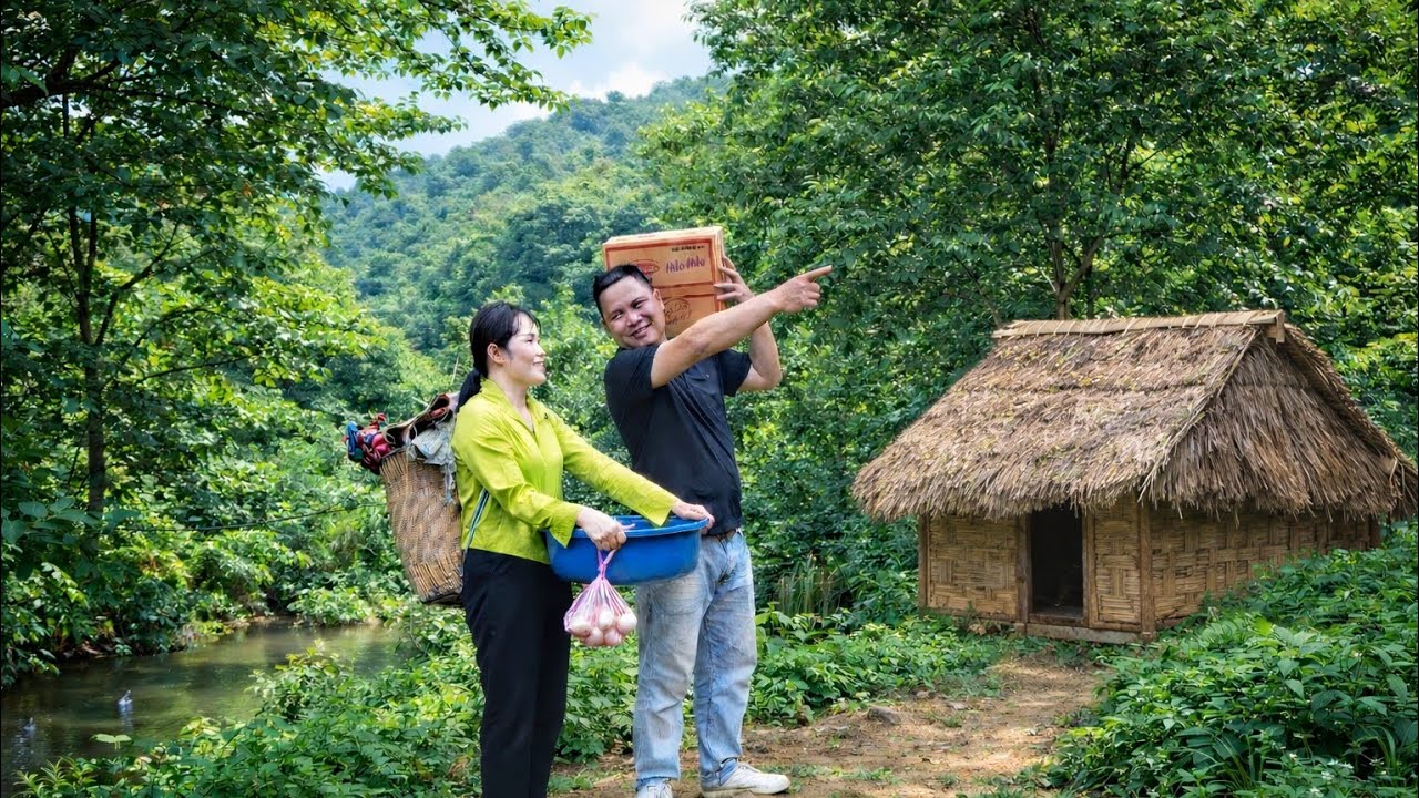 The poor girl couldn't believe her eyes when a kind man gave her a new house. || Li Tieu Nha