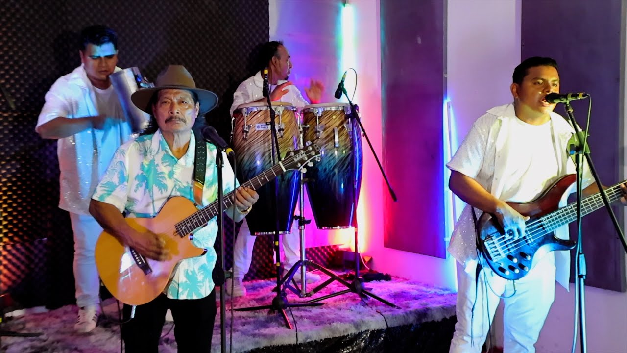Grupo La Cumbre De Pinotepa Nacional-El Perico Loco