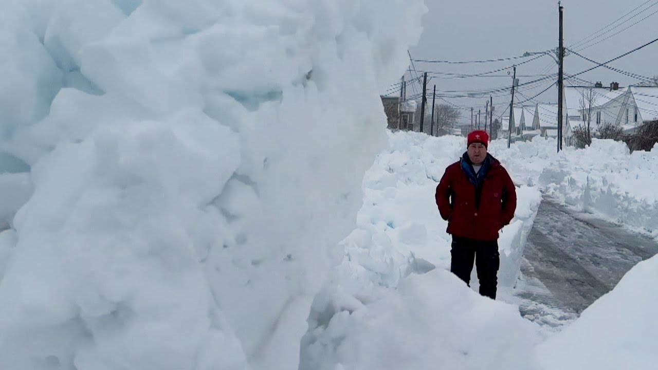 Cape Breton wakes up to more walls of snow as street clearing continues