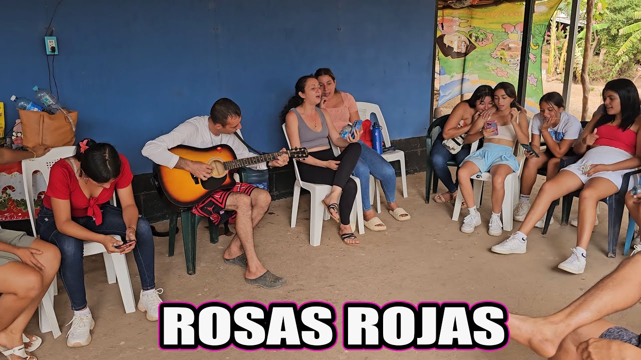 Por que todos la pidieron - ROSAS ROJAS-  con estas voces hermosas.