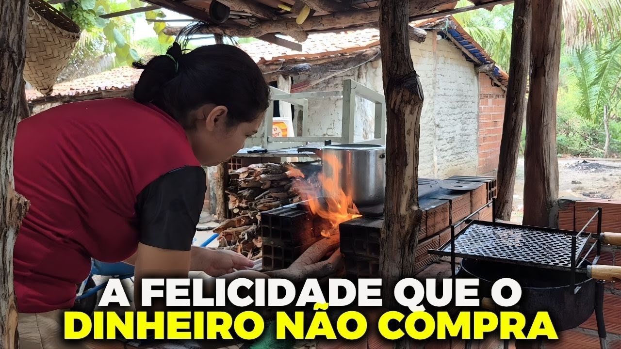 COMO É UM DIA DE CHUVA NA ROÇA - FOGÃO A LENHA LIGADO E FAZENDO COMIDA BOA