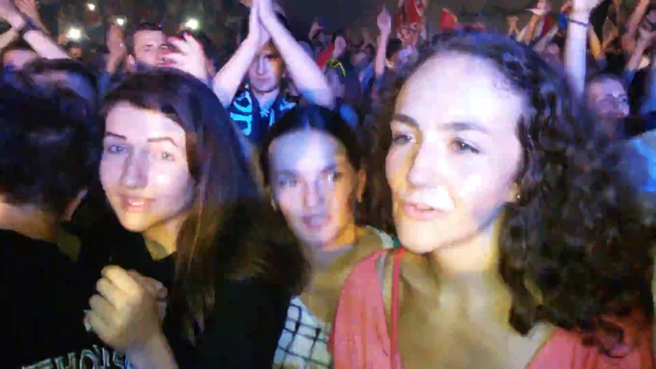 Ivan Ivankovic na gitari u Vitezu ( isjecak) / Srijeda 12. 08. 2015