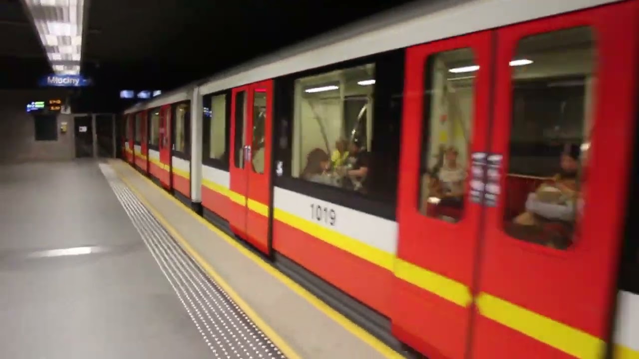 Alstom Metropolis 98B Skład #20 2010+1020+1019+1018+1017+2009   Ratusz Arsenał
