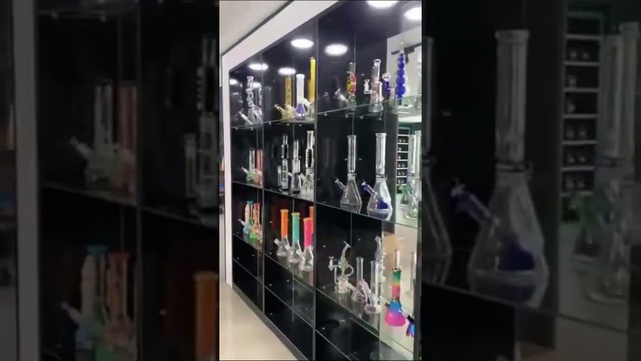 Phoenix Bongs in Thailand Smoke shop