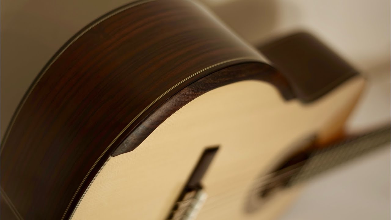 Dobra gitara klasyczna z armrestem i otworem odsłuchowym - zapraszamy na testy
