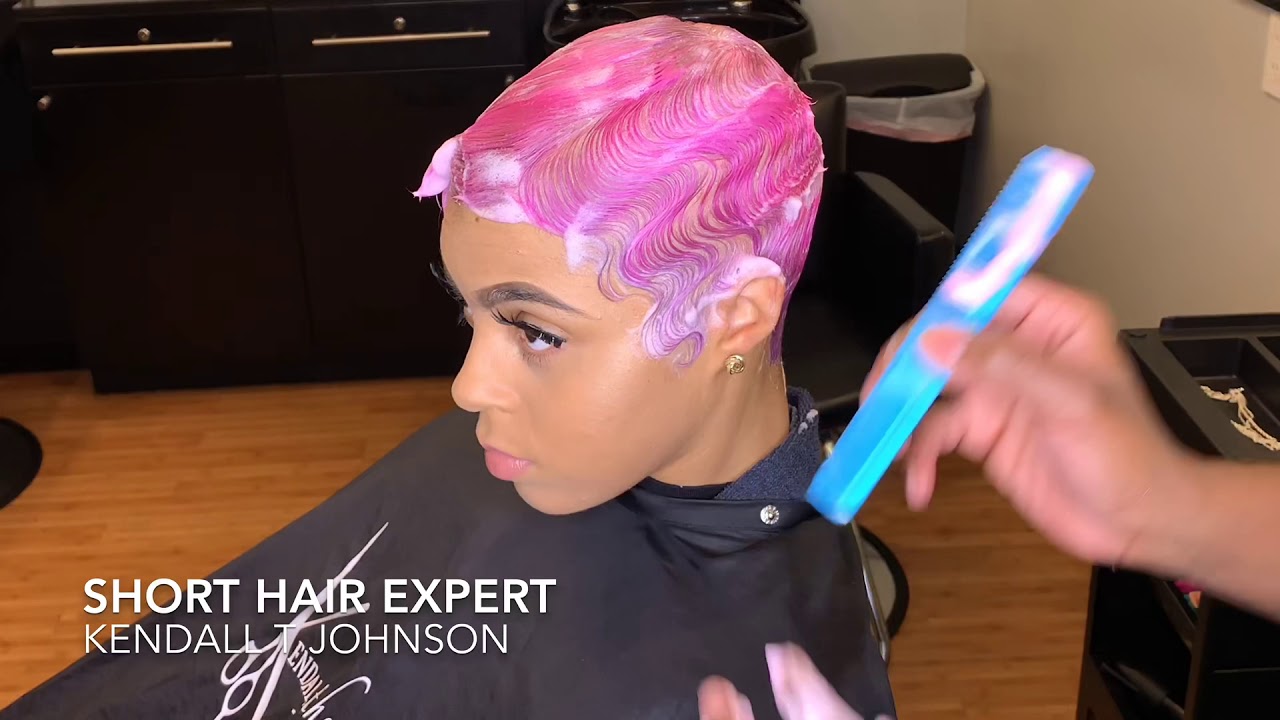 How to create fingereaves on short hair.