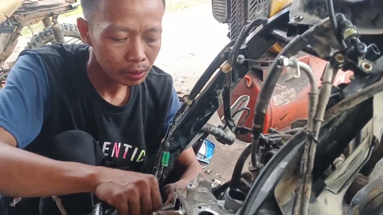 Perakitan head vario 150