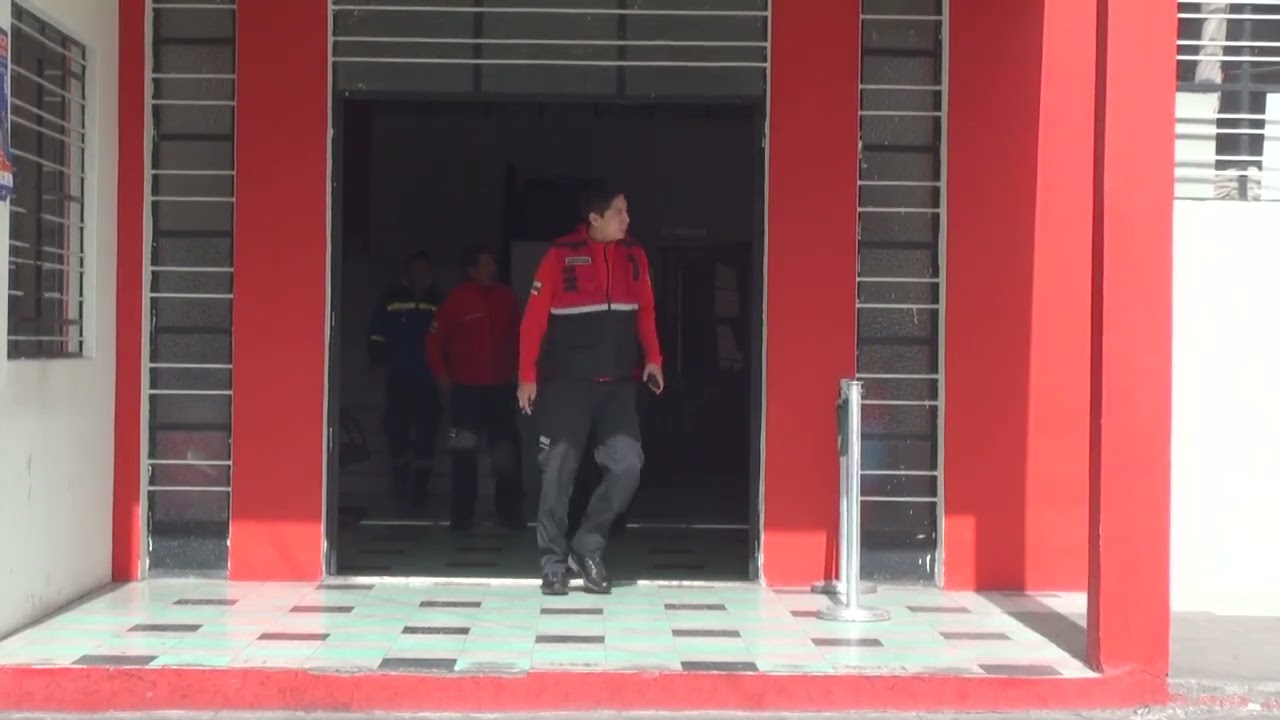 RECONTRUCCIÓN EN LA COMANDANCIA ANTIGUA DEL CUERPO DE BOMBEROS DE LATACUNGA