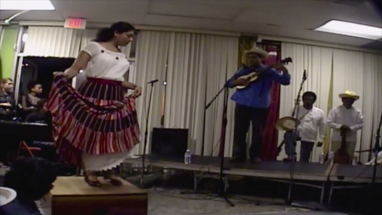 RUBI AND LICHE OSEGUERA AT SON DEL CENTRO IN SANTA ANA, CALIFORNIA