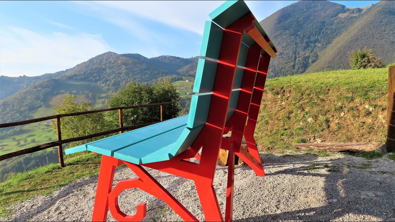 Big Bench n. 176 a Vigolo, una panchina gigante per ammirare il lago d’Iseo.