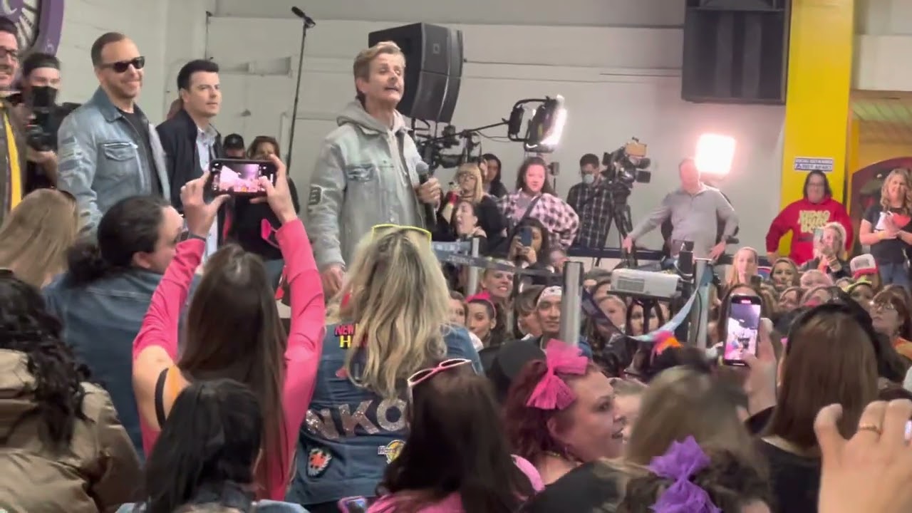 How did NKOTB get successful? A Donnie, a Bat Signal, a Robin, an Alfred & a kid keep whacking away!