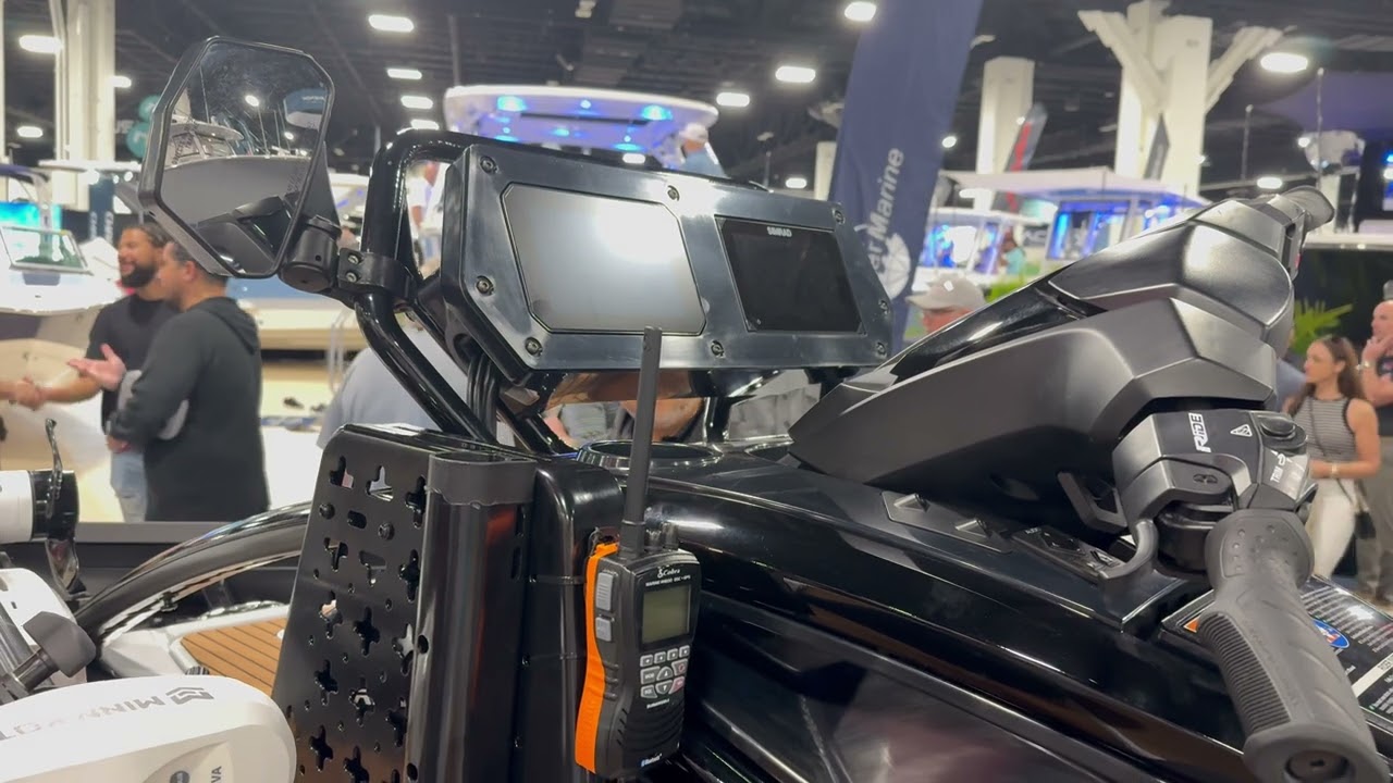 Yamaha CrossWave Debuts at Fort Lauderdale Boat Show