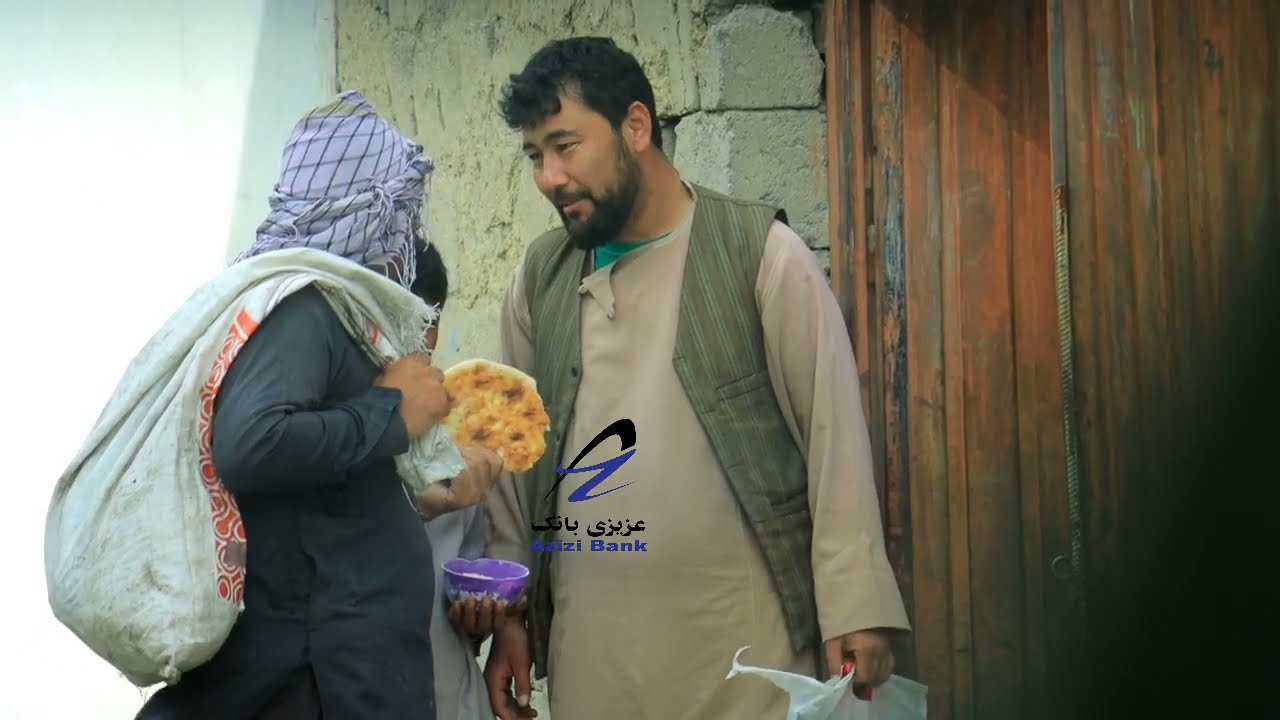 کمره مخفی سردارنظری در نقش گدایی گر پشت خانه ها متعجب ساختن مردم