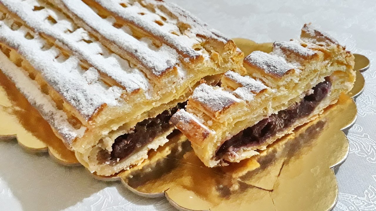 Prekrasna i preukusna štrudla od lisnatog tijesta sa višnjama i orasima