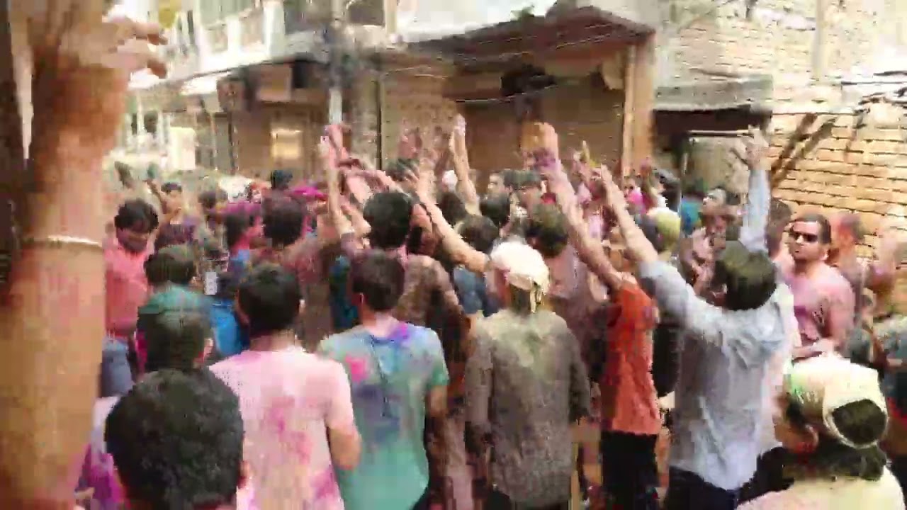 Holi celebration of nardiya Nikunj pariwar Radha Madhav Mandir Ghaziabad Shri Naresh bhaiya ji