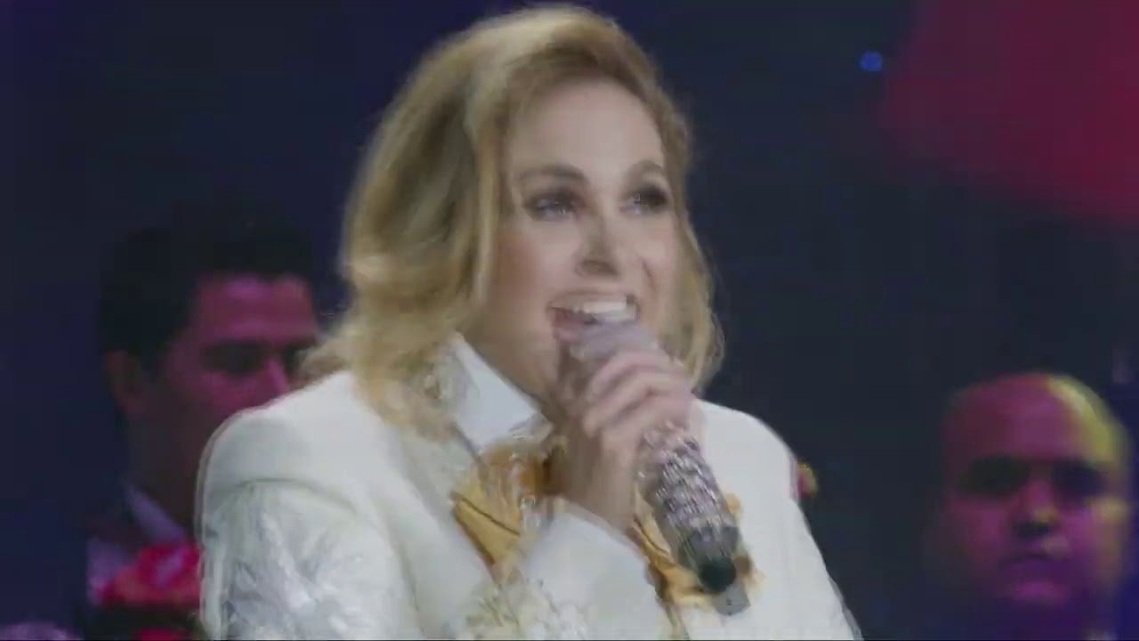 LUCERO canta POPURRÍ ANGELES AZULES AN 2019