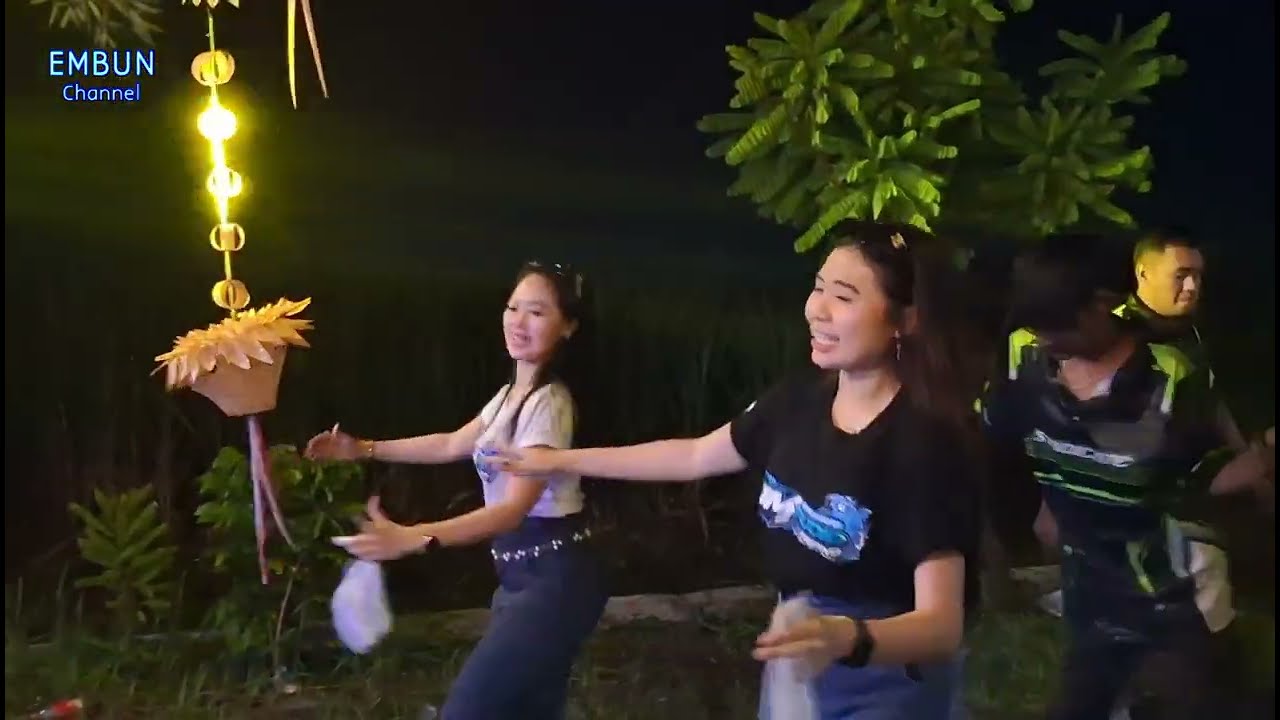 Karnaval Janti setelah diguyur hujan deras. 