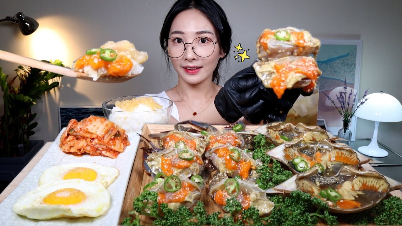 알이 뚝뚝 흐른다..🤤 제철 알배기 간장게장 먹방🦀Soy Sauce Marinated Raw Crab mukbang 🦀カンジャンゲジャン Cua Ngâm Tương