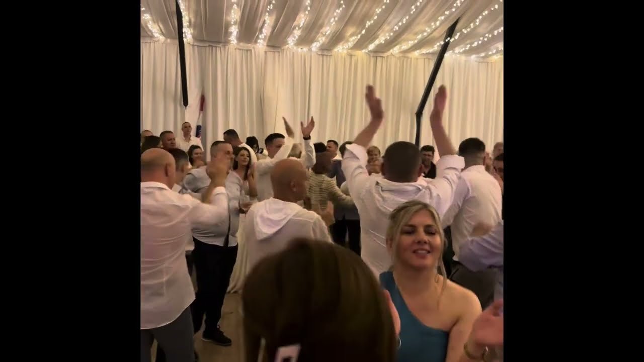 Spektakl na svadbama uživo - DJ BOBOY VJENCANJA ( 250 ljudi i 140 ljudi )