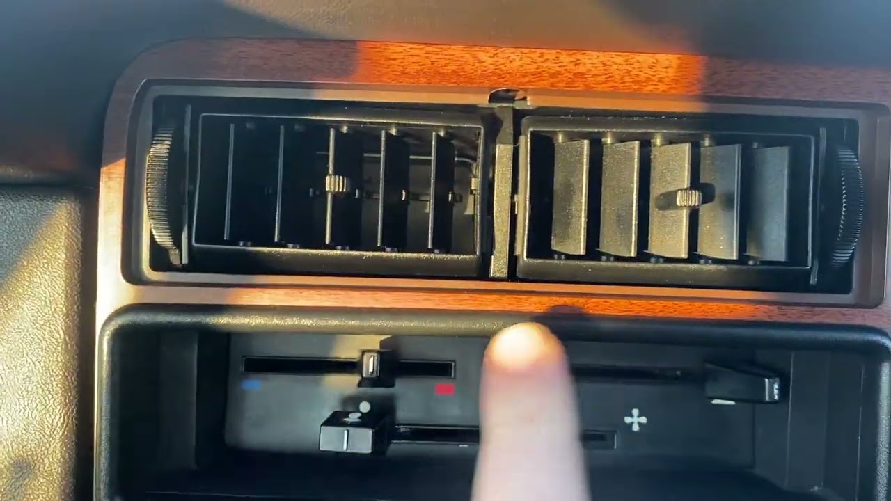 Ford Cortina Mk V 2.0 Ghia 1982 - Bradley James Classics