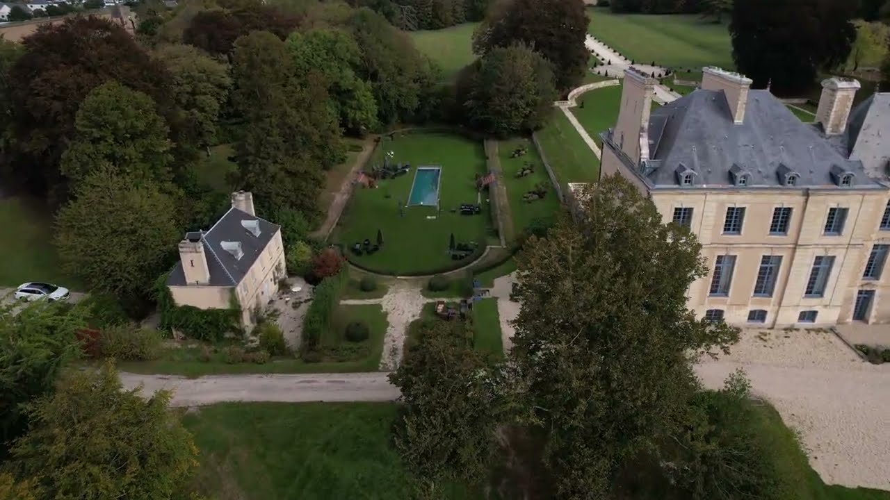 Évasion normande : L'élégance extérieure du château de Villers-Bocage
