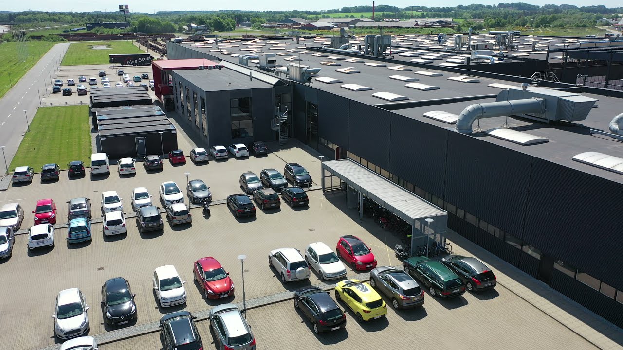 Give Steel: Dronetur over fabrikken i Brande