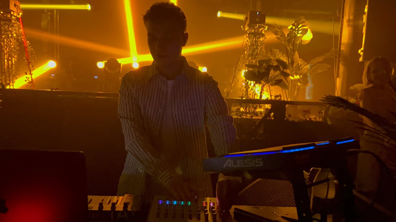 Nils Hoffman live in Hawaii(4k)