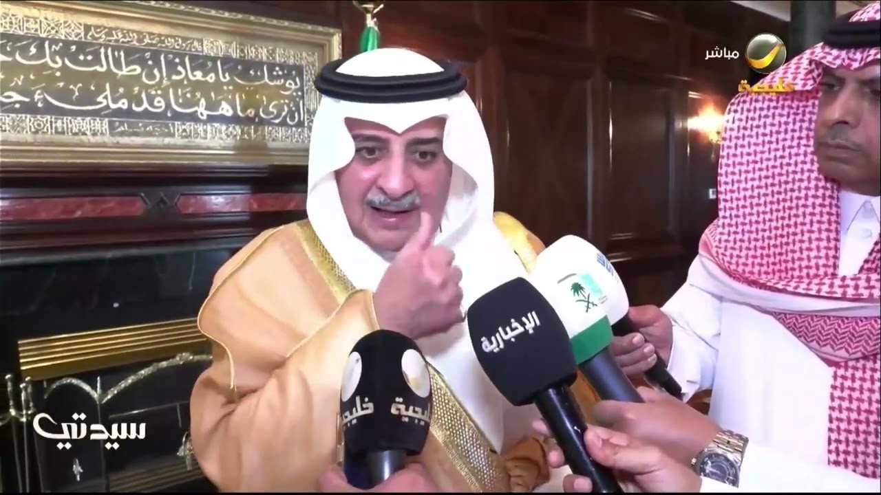 سمو الأمير فهد بن سلطان بن عبدالعزيز يتسلم شهادة اعتماد تبوك مدينة صحية من معالي وزير الصحة
