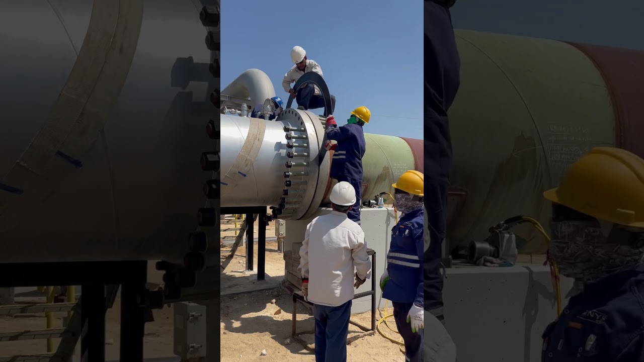 Pipeline Insulation gasket (Pikotek) installation #pipeline #pipelineconstruction #construction