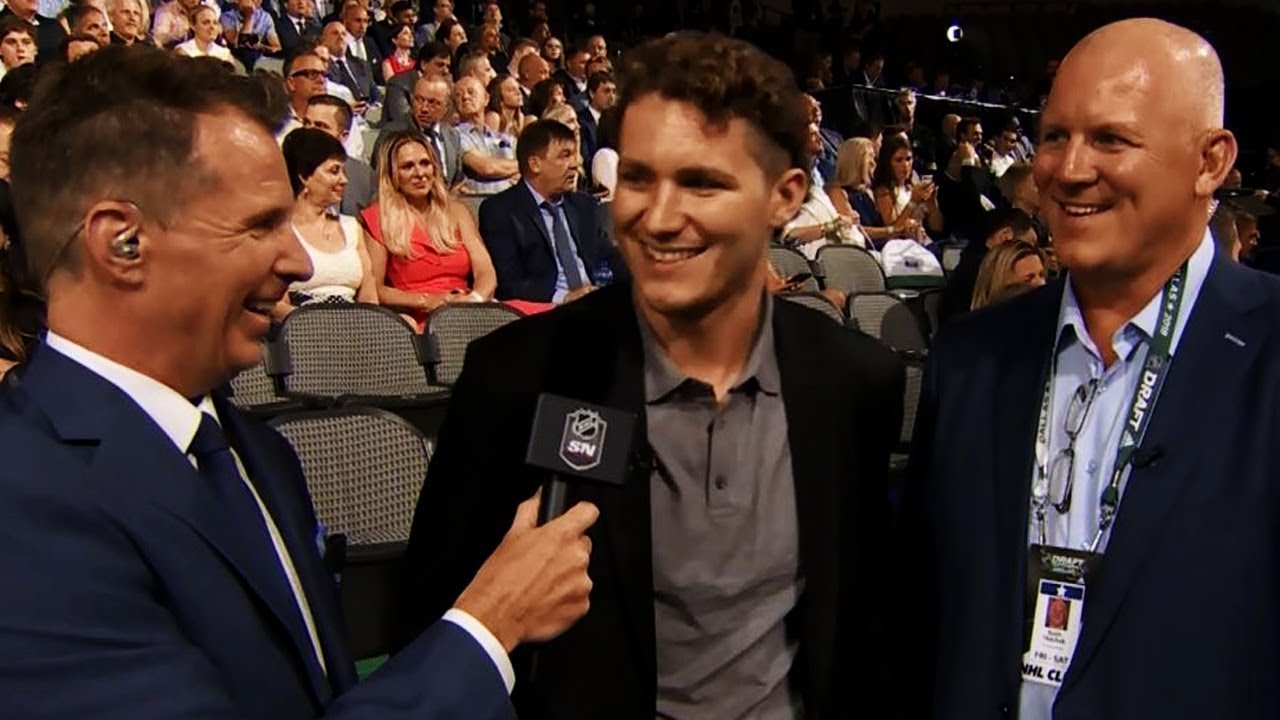 Matthew Tkachuk chirps brother Brady at NHL Draft
