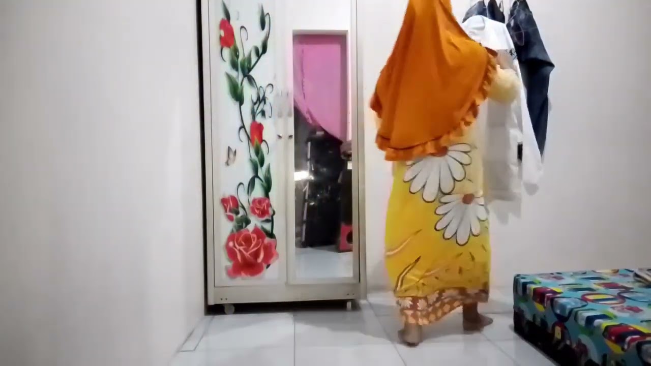 Pulang dari sholat subuh berjamaah di masjid 🩷