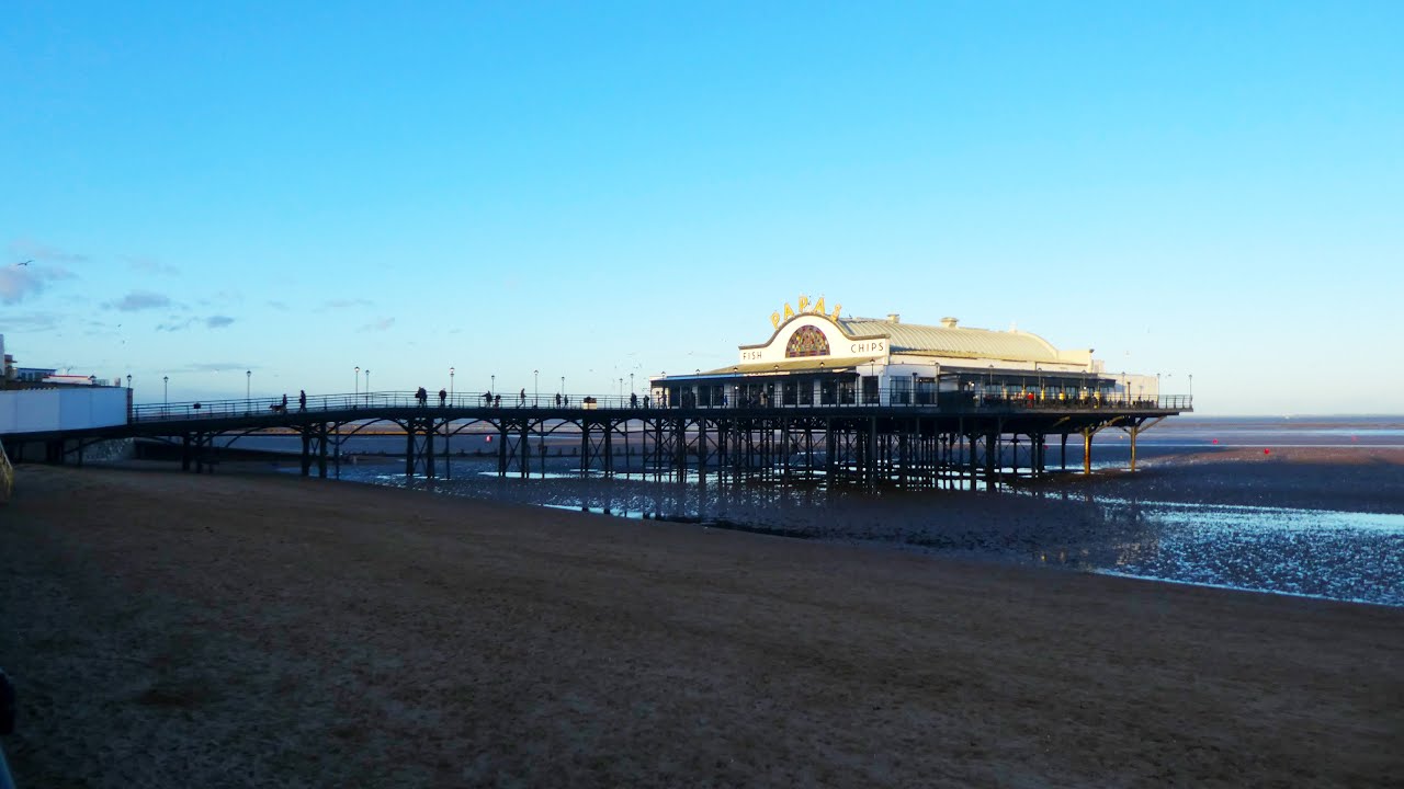 Humberston to Cleethorpes Beach Path Walk 26th December 2022 - 4K