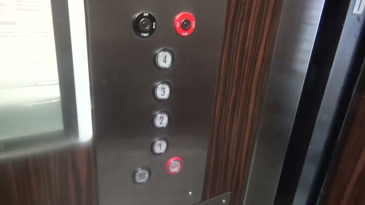 Bruh! 💀😭🥀 Slapped On Dover Oildraulic Elevator @ 938 North Blvd - Oak Park, IL