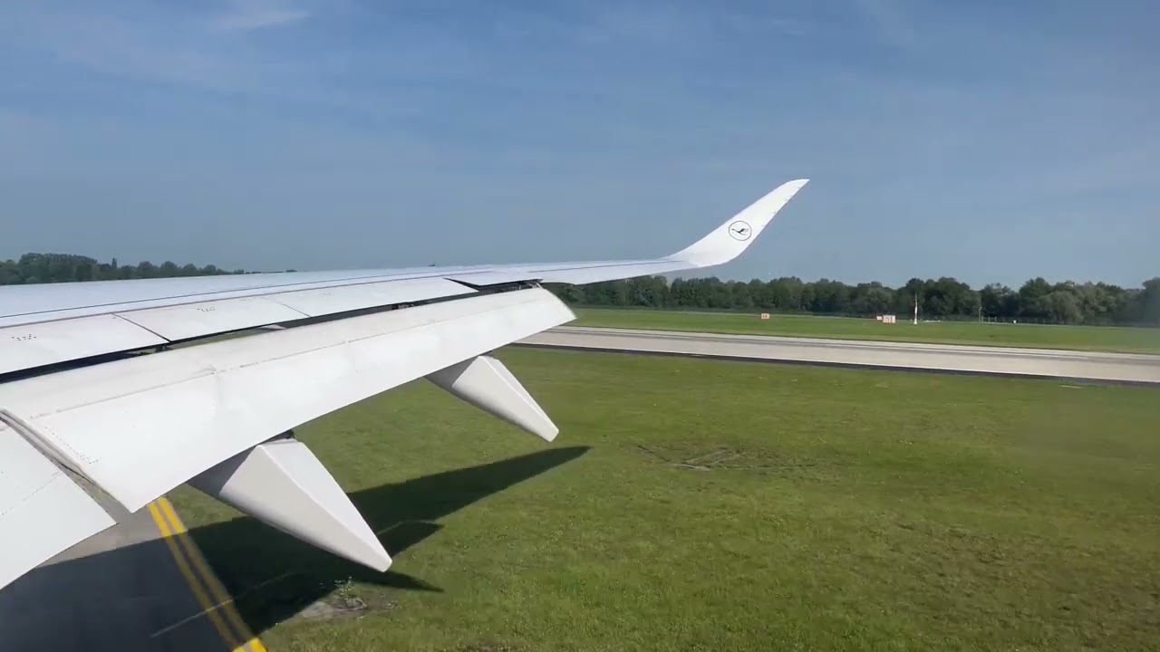 Lufthansa A350 landing Munich