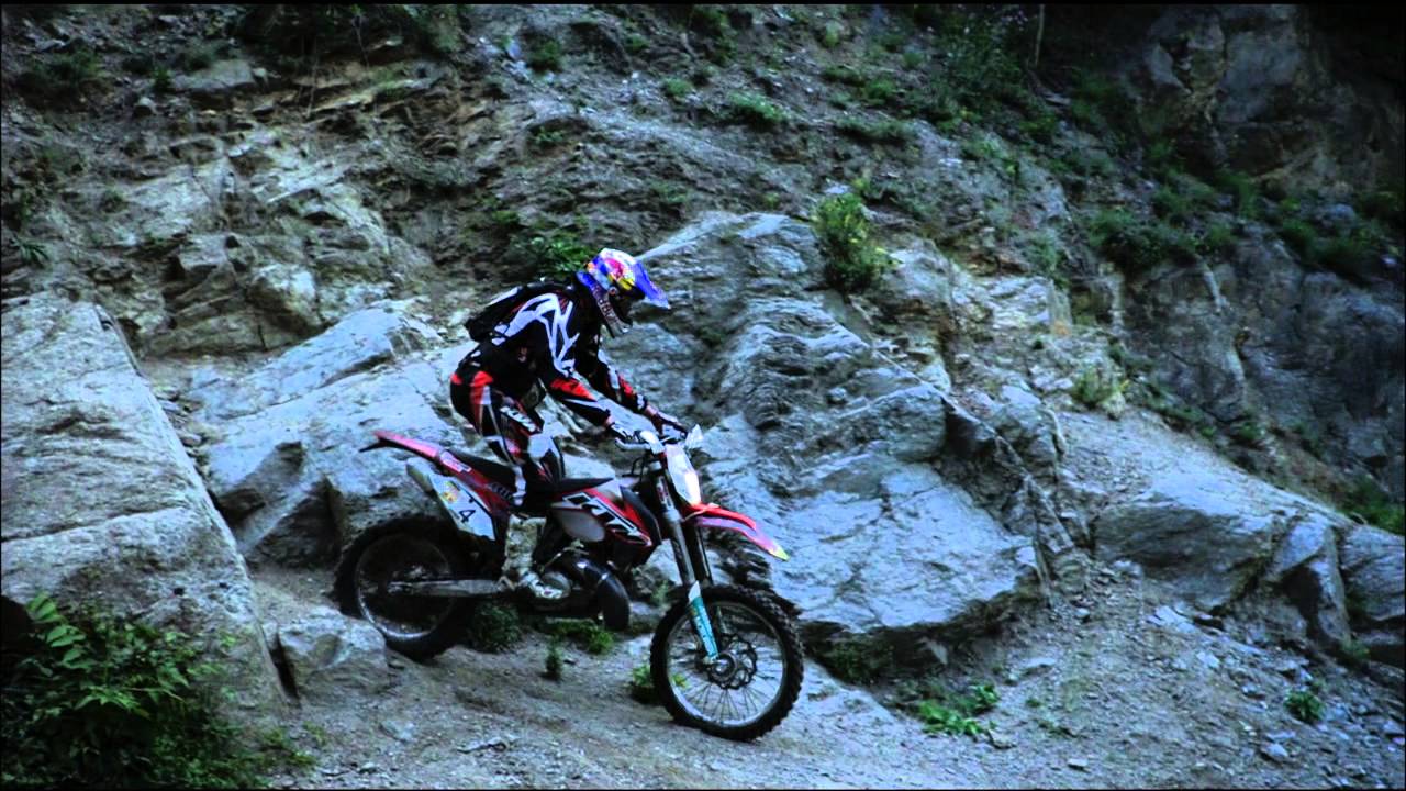 Red Bull Romaniacs 2013 : slow-mo study: world`s best Enduro suspensions @ work