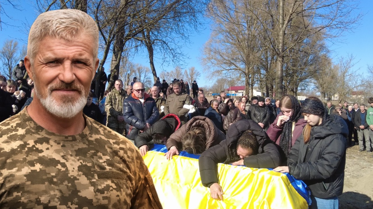 Навколішки перед Героєм: Буковина попрощалася із захисником Володимиром Буджаком