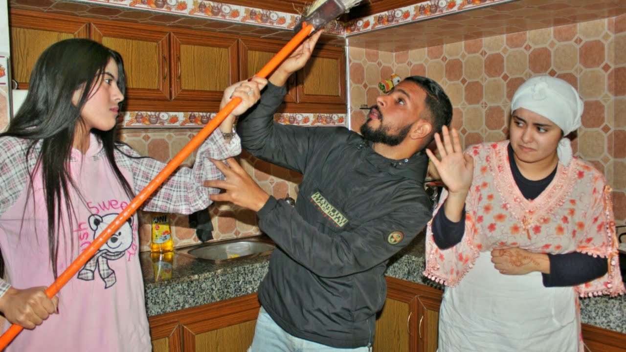 تفتخر على أخت زوجها بالحمل و طردتها من البيت و مضناتش بلي الله يمهل ولا يهمل ( الحمل و الطلاق)