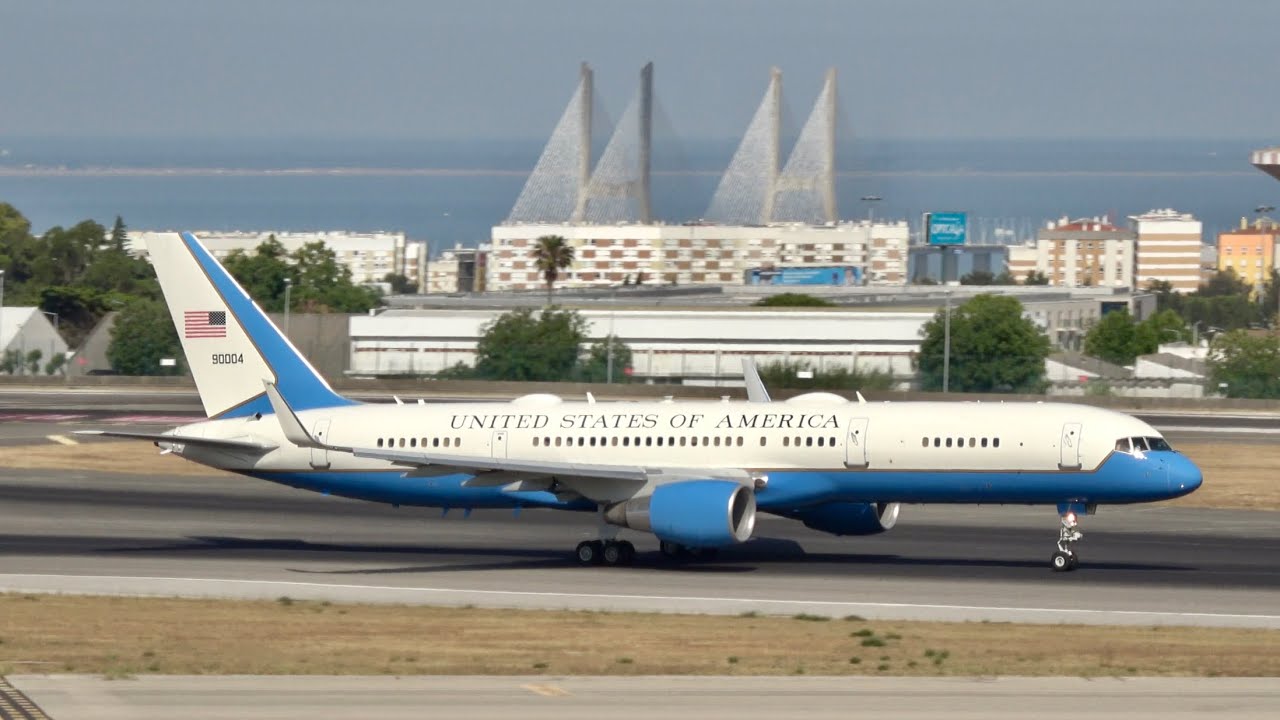 Air Force Two - Boeing C-32 USAF Landing & Takeoff at Lisbon Airport (LIS-LPPT)