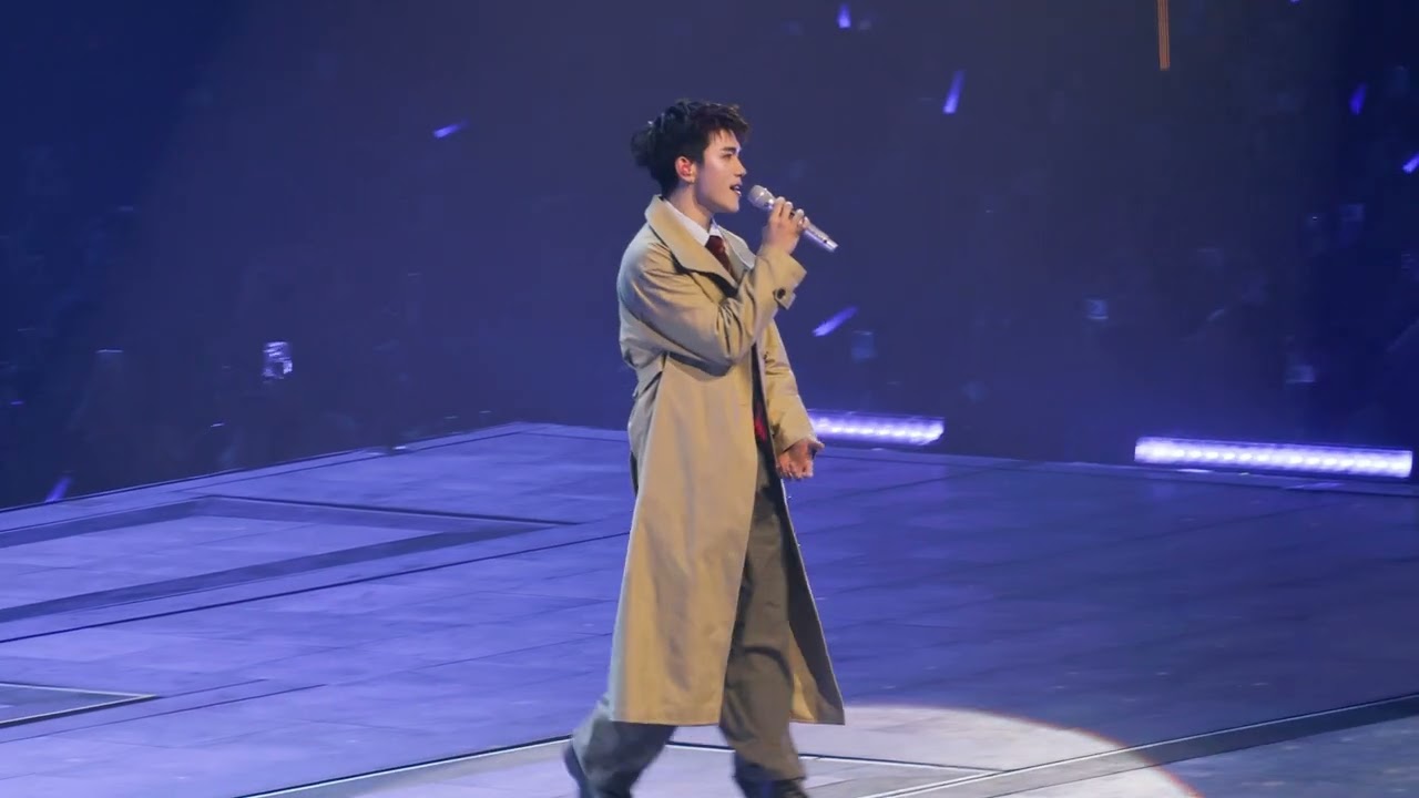 150226 วันเกิดเธอ : Phuwin Fourth #riserconcertd3 
